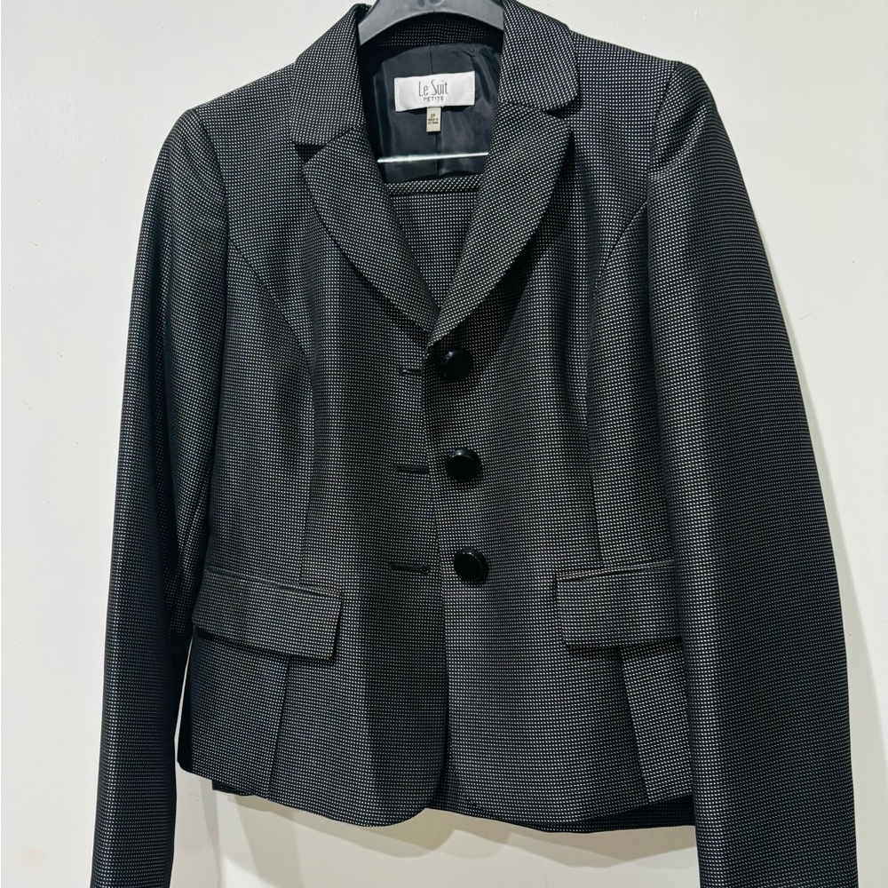 Le Suit Black Micro-Pattern Tailored Three-Button… - image 1